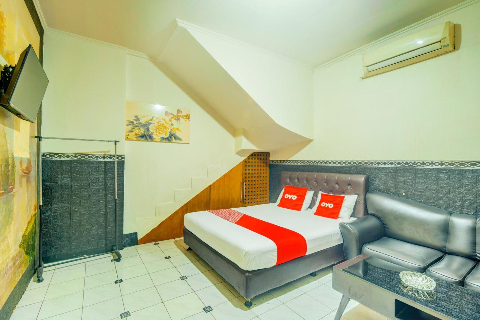 Oyo 93132 Modom Homestay Near Rs Islam Jakarta Pondok Kopi Bagian luar foto