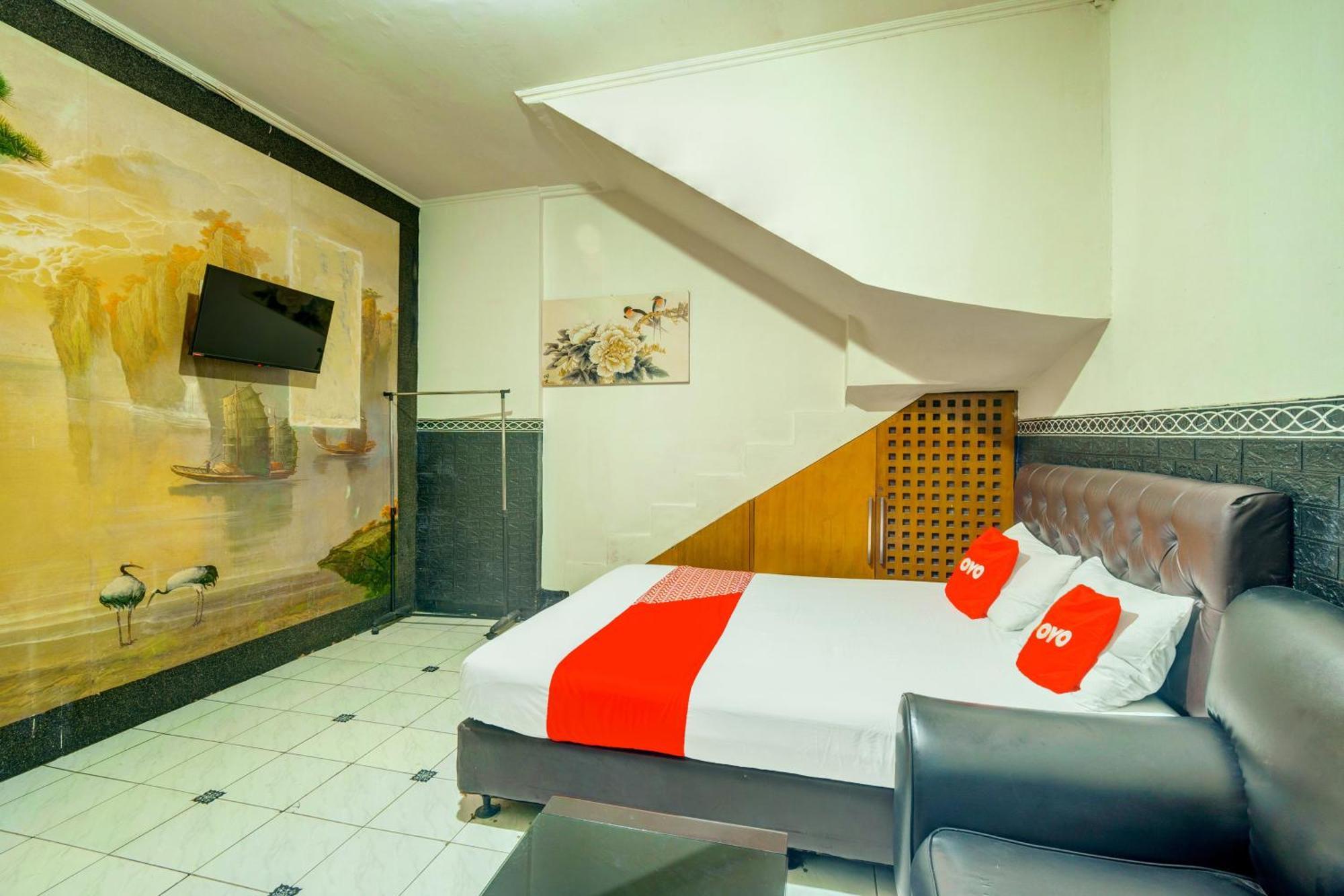 Oyo 93132 Modom Homestay Near Rs Islam Jakarta Pondok Kopi Bagian luar foto