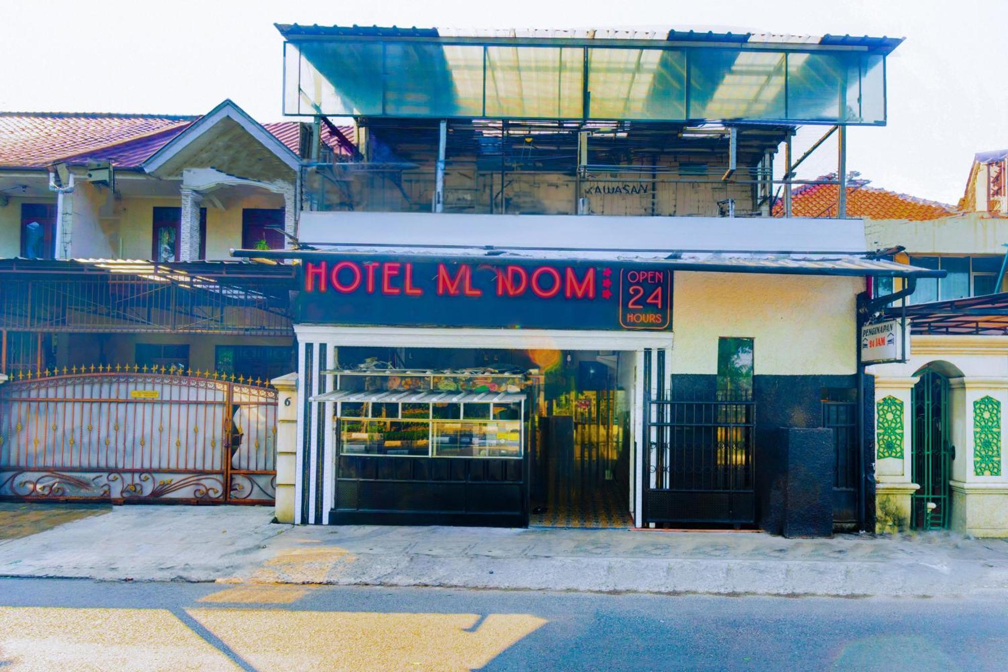Oyo 93132 Modom Homestay Near Rs Islam Jakarta Pondok Kopi Bagian luar foto