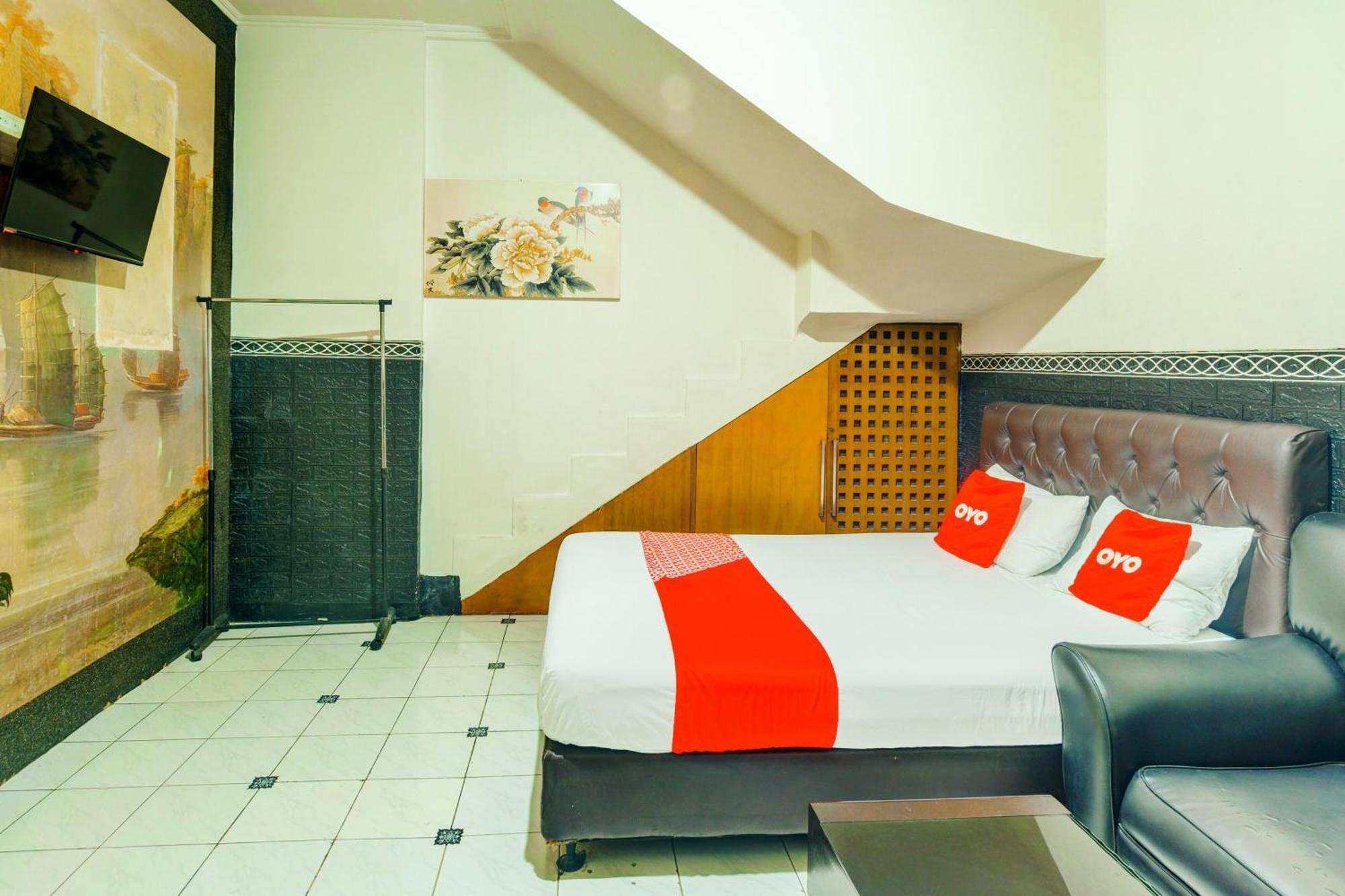 Oyo 93132 Modom Homestay Near Rs Islam Jakarta Pondok Kopi Bagian luar foto